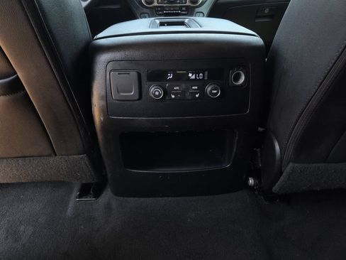 Used 2019 Chevrolet Tahoe LT w/ LT Signature Package RWD image 22