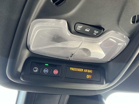 Used 2024 Chevrolet TrailBlazer RS w/ Convenience Package image 32