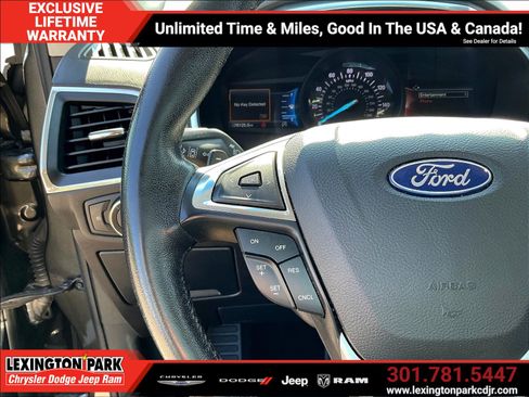 Used 2019 Ford Edge Titanium AWD/4WD image 11