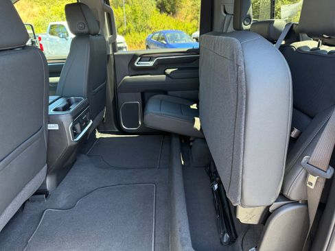 New 2025 GMC Sierra 2500 SLT w/ SLT Premium Package image 11