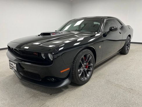 Used 2022 Dodge Challenger R/T Scat Pack w/ Shaker Package RWD image 4