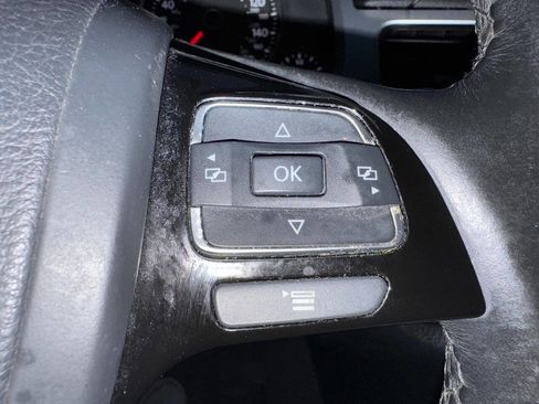 Used 2014 Volkswagen Touareg TDI image 20