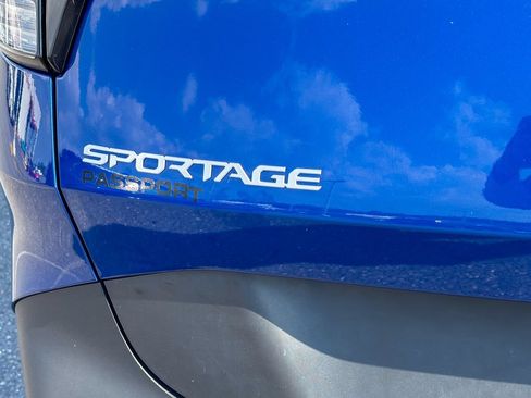 Used 2023 Kia Sportage EX AWD/4WD image 12