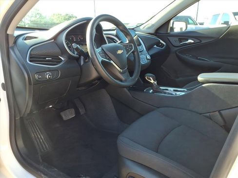 Used 2024 Chevrolet Malibu LT image 17