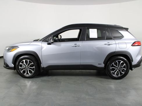 Used 2024 Toyota Corolla Cross SE w/ Moonroof Package image 14