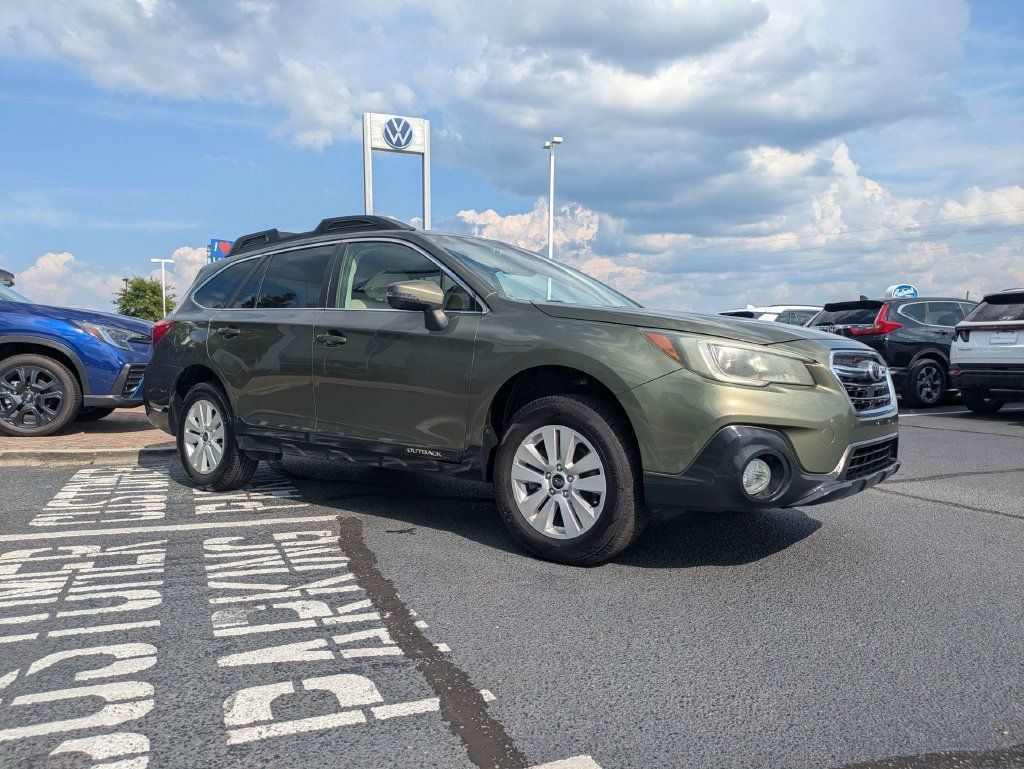Used 2019 Subaru Outback 2.5i Premium AWD/4WD image 3