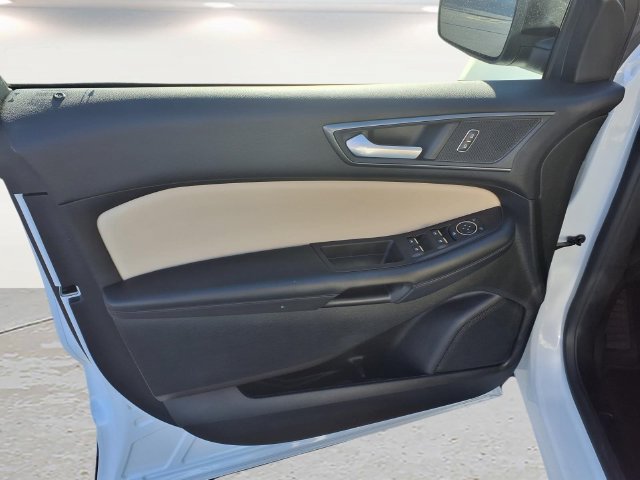 Used 2024 Ford Edge SE w/ Black Appearance Package AWD/4WD image 16