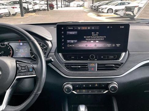 Certified 2023 Nissan Altima 2.5 SV w/ SV Premium Package image 7