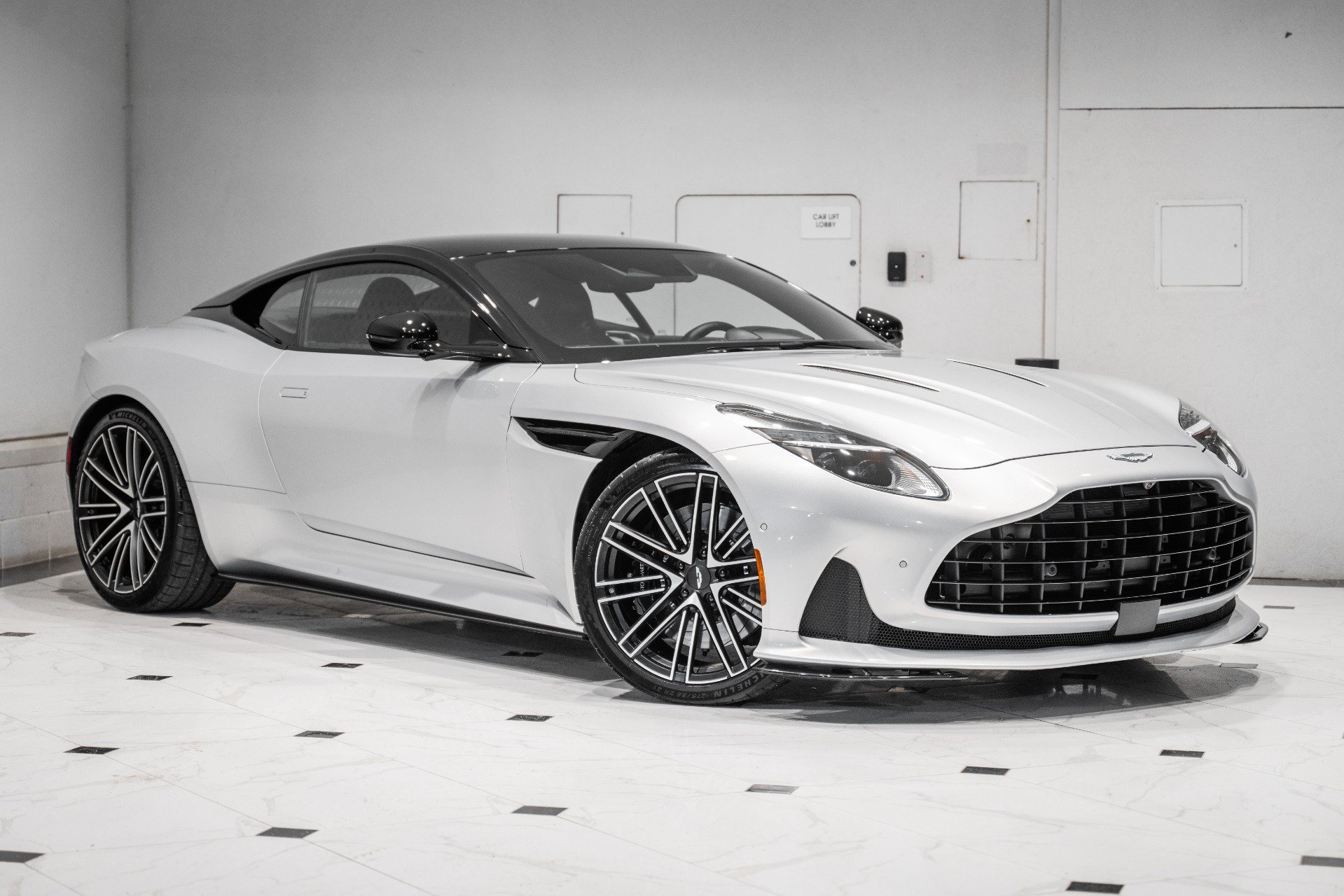 Used 2024 Aston Martin DB12 Coupe RWD image 36