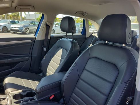 Used 2024 Volkswagen Jetta SE image 21