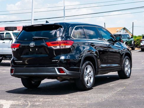 Used 2018 Toyota Highlander Limited FWD image 6