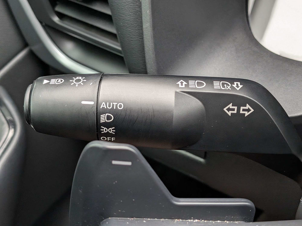 Used 2025 Nissan Rogue S FWD image 27