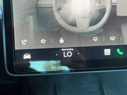 Used 2025 Tesla Model Y Performance AWD/4WD image 29