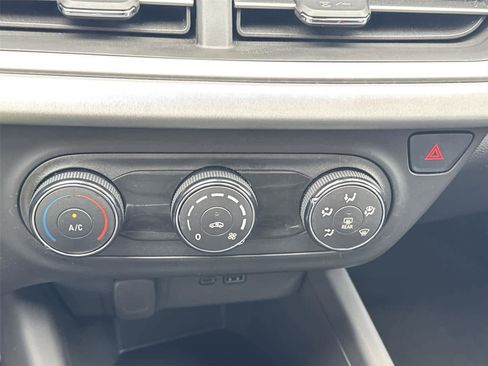 Used 2024 Chevrolet Trax LS image 18