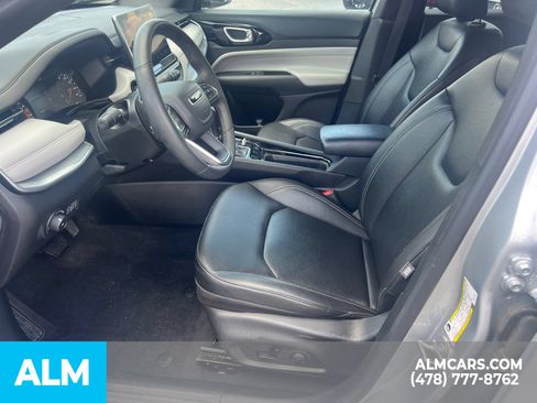 Used 2025 Jeep Compass Limited AWD/4WD image 10