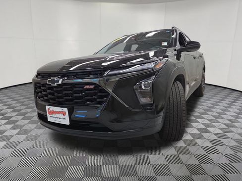 Used 2024 Chevrolet Trax RS w/ Sunroof Package FWD image 7