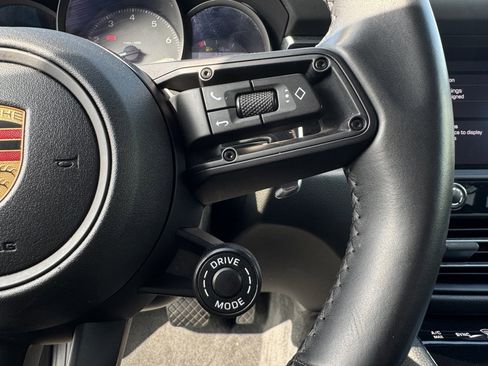 Used 2022 Porsche Macan S image 28