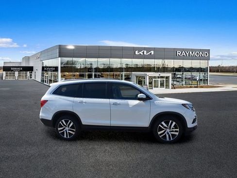 Used 2018 Honda Pilot Elite image 2