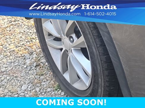 Used 2017 Kia Sorento LX w/ LX Convenience Package image 16