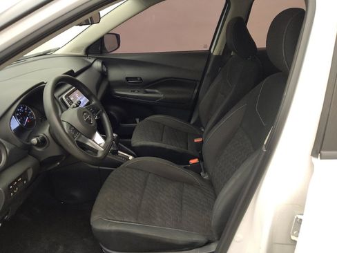Used 2021 Nissan Kicks S image 17
