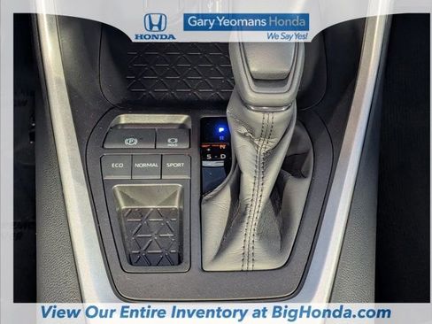 Used 2025 Toyota RAV4 XLE w/ Convenience Package FWD image 23