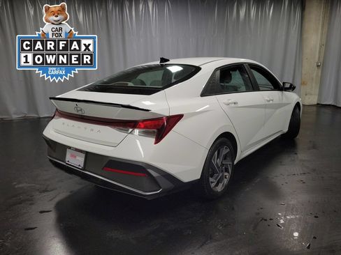 Used 2025 Hyundai Elantra Sport FWD image 8