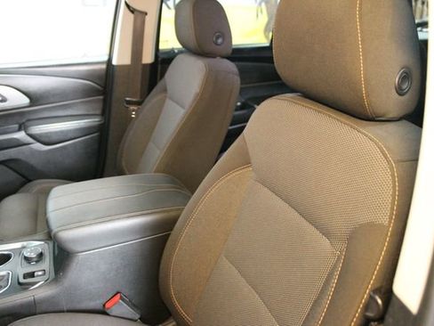Used 2019 Chevrolet Traverse LT image 20