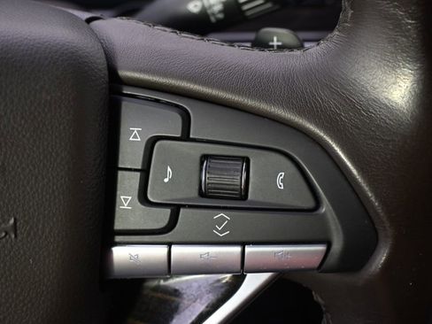 Certified 2021 Cadillac Escalade Premium Luxury AWD/4WD image 38
