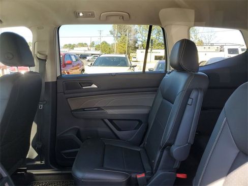 Used 2021 Volkswagen Atlas SE w/ Panoramic Sunroof Package image 10