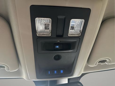 Used 2016 RAM 1500 Laramie w/ Convenience Group AWD/4WD image 17