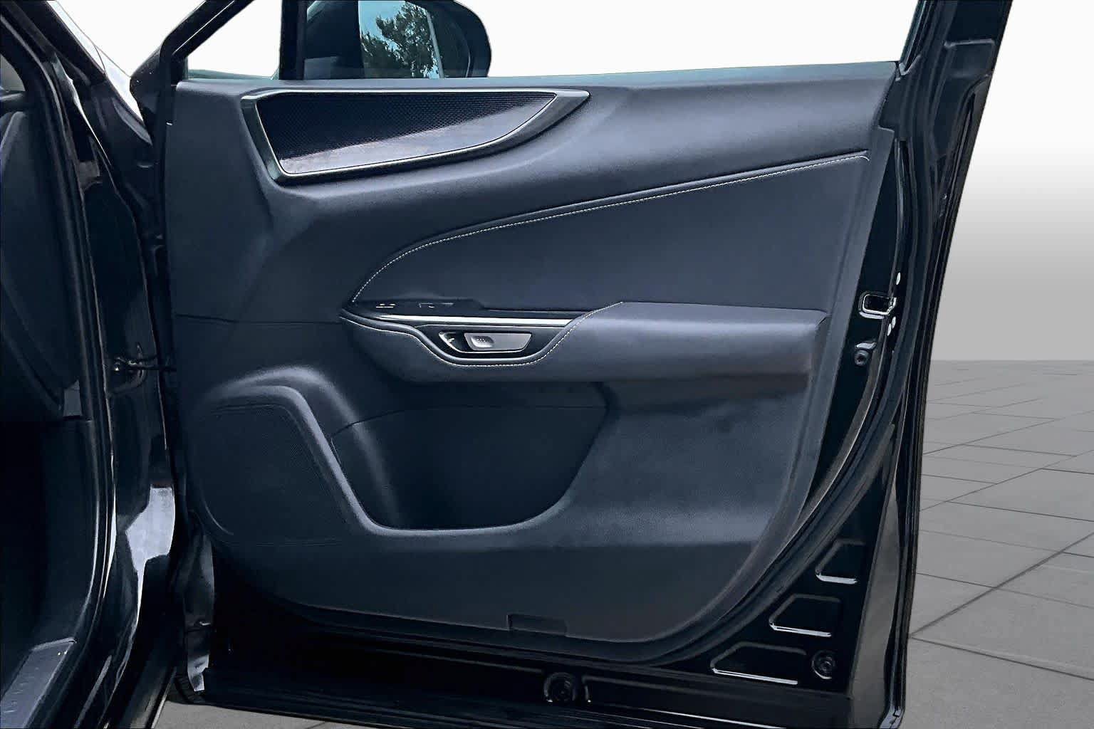 Used 2025 Lexus NX 250 FWD w/ Accessory Package (Z2) image 27