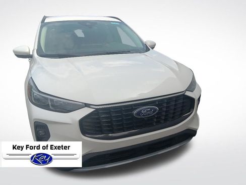 Used 2024 Ford Escape Platinum AWD/4WD image 2