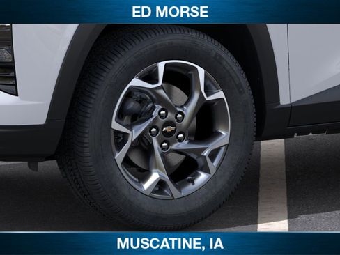 New 2026 Chevrolet Trax LT w/ Driver Confidence Package image 9