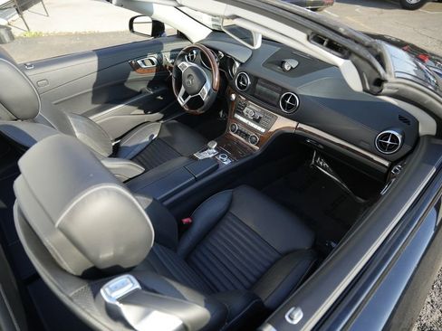 Used 2014 Mercedes-Benz SL 550 image 18