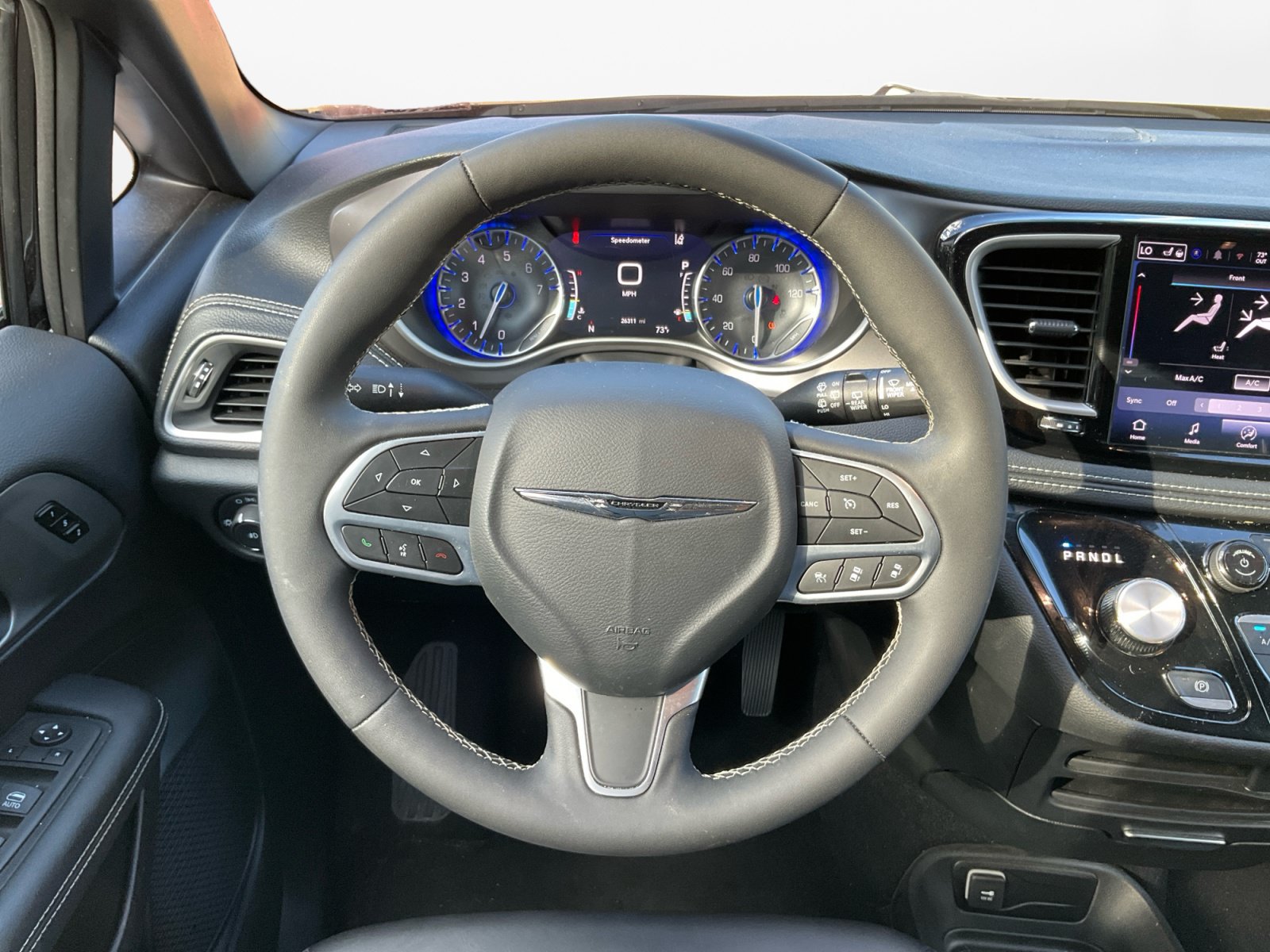Used 2025 Chrysler Pacifica Select AWD/4WD image 14