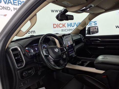 Used 2019 RAM 1500 Laramie AWD/4WD image 12