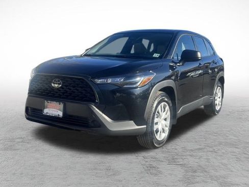 Certified 2025 Toyota Corolla Cross L image 32