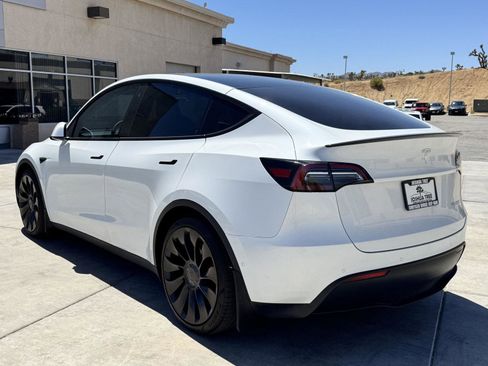 Used 2022 Tesla Model Y Performance AWD/4WD image 4