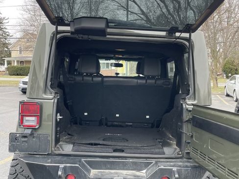 Used 2016 Jeep Wrangler Unlimited Sahara w/ Mopar Chrome Edition Group image 8