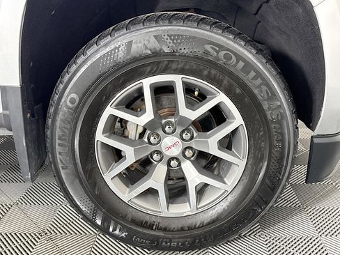 Used 2017 GMC Canyon SLE image 30