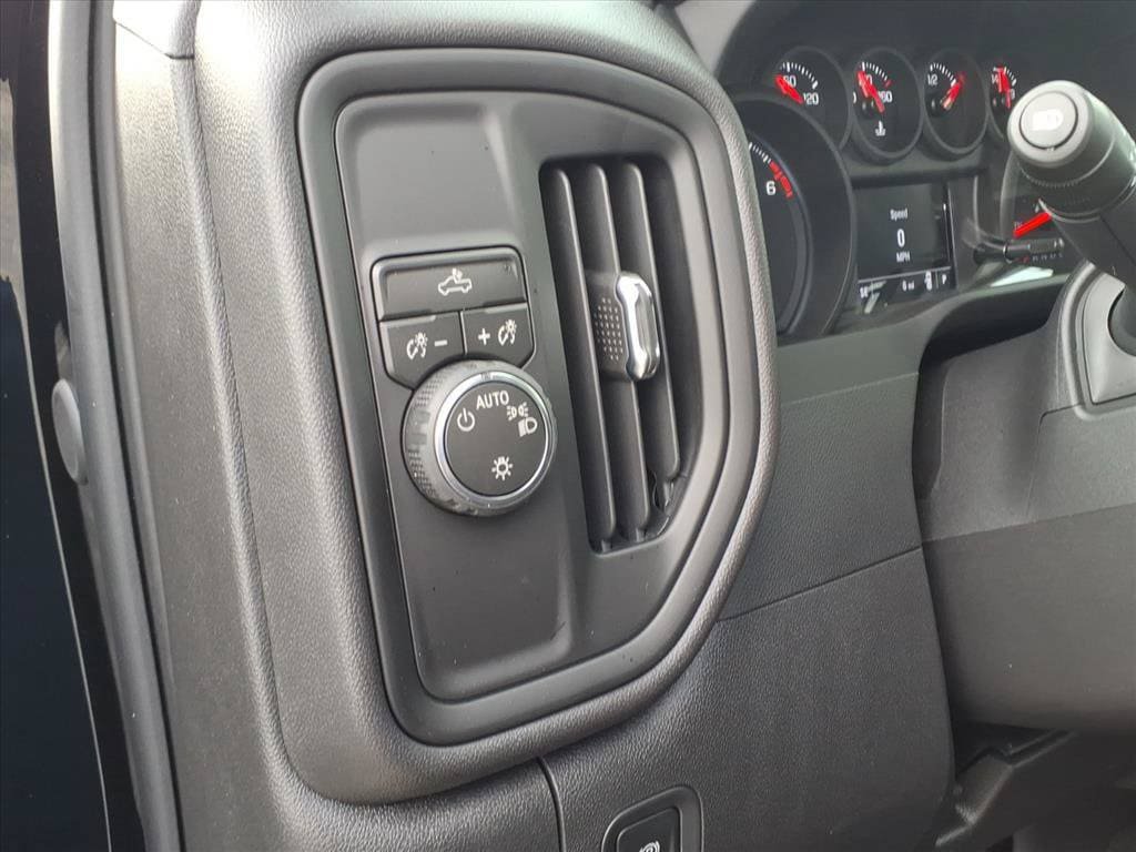 New 2026 Chevrolet Silverado 1500 Custom RWD image 15