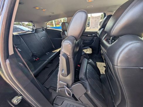 Used 2015 Chevrolet Traverse LTZ AWD/4WD image 18