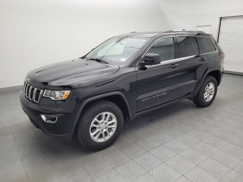 Used 2019 Jeep Grand Cherokee Laredo AWD/4WD image 2