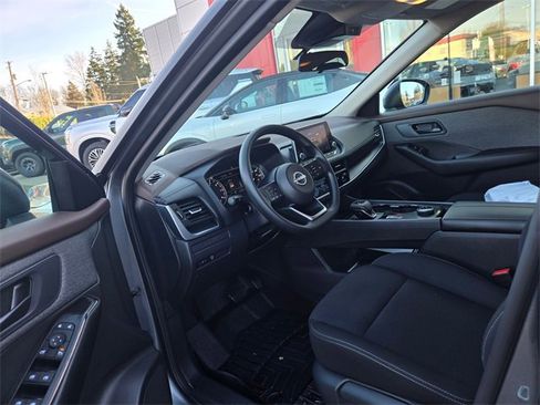 Used 2023 Nissan Rogue S image 21