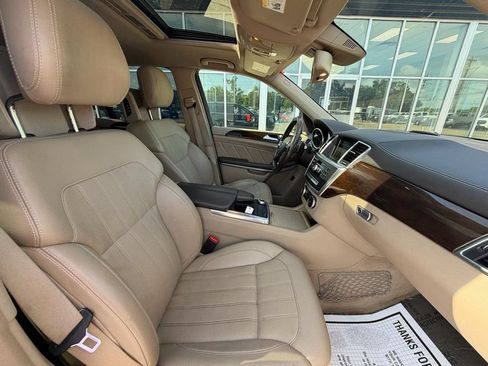 Used 2014 Mercedes-Benz GL 450 4MATIC image 12
