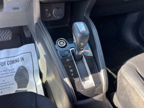 Used 2019 Nissan Kicks S image 10