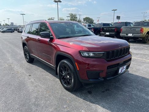 New 2025 Jeep Grand Cherokee L Altitude image 11