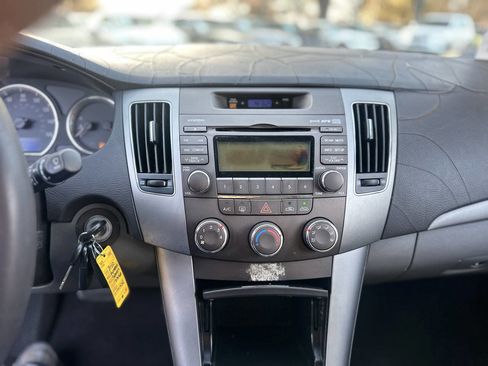 Used 2010 Hyundai Sonata GLS image 15