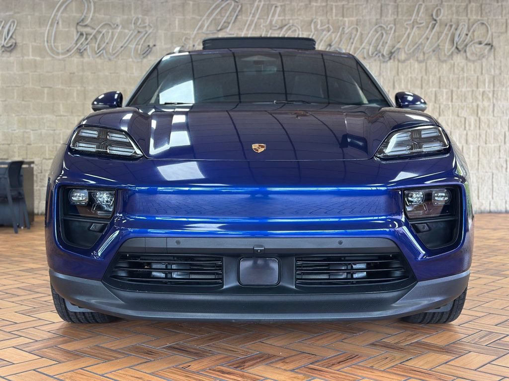 Used 2024 Porsche Macan 4 Electric w/ Premium Package AWD/4WD image 3
