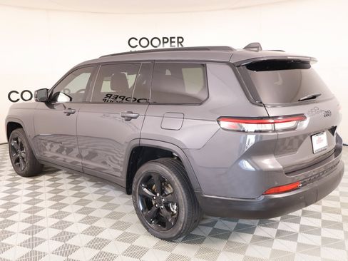 Used 2023 Jeep Grand Cherokee L Laredo AWD/4WD image 23